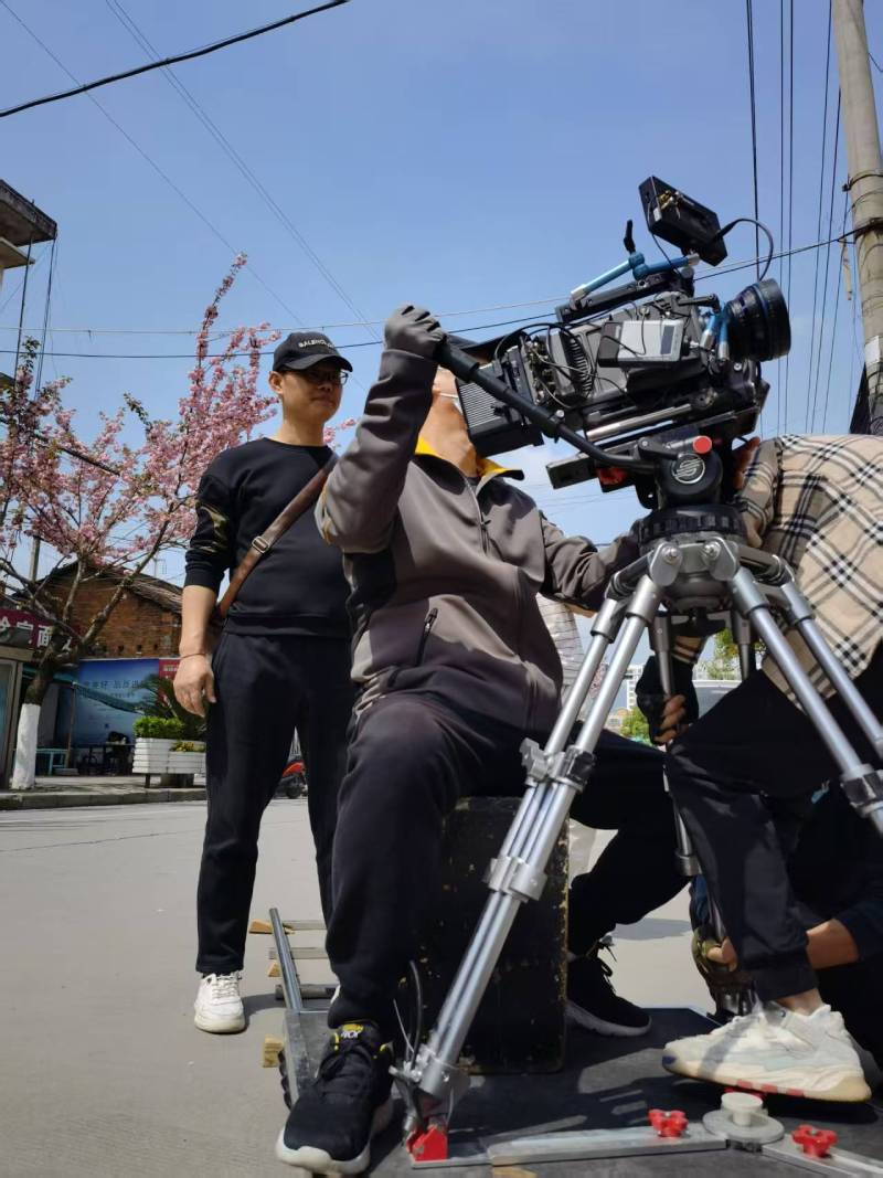 普格县广告片拍摄：快消品牌爆款之选，网感内容适配社媒传播！